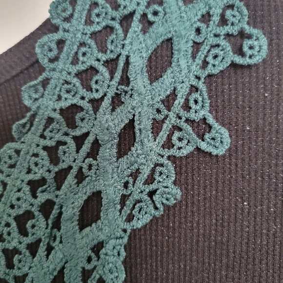 Fashion Black & Green Trin Long Sleeved Overblouse L NWOT - Picture 6 of 8